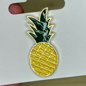 Pineapple Enamel Pin – BUY 5+ & GET 40% OFF!